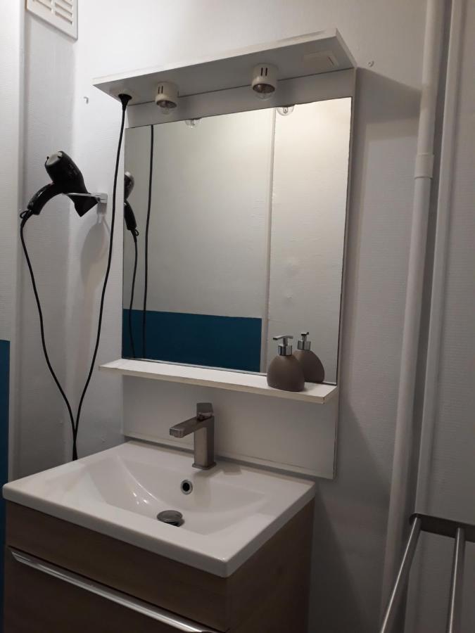 5 Minutes Des Arenes, Parking Gratuit, 6 Couchages Apartment