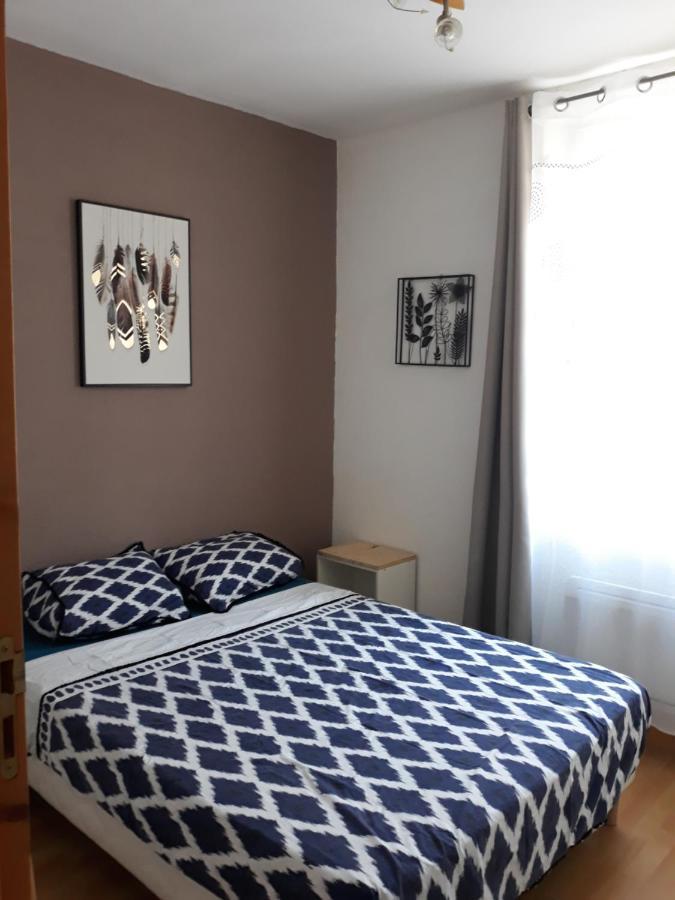 5 Minutes Des Arenes, Parking Gratuit, 6 Couchages