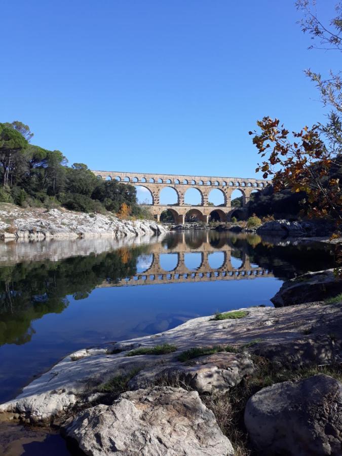 5 Minutes Des Arenes, Parking Gratuit, 6 Couchages
